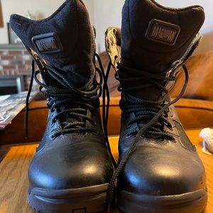 Men’s magnum boots